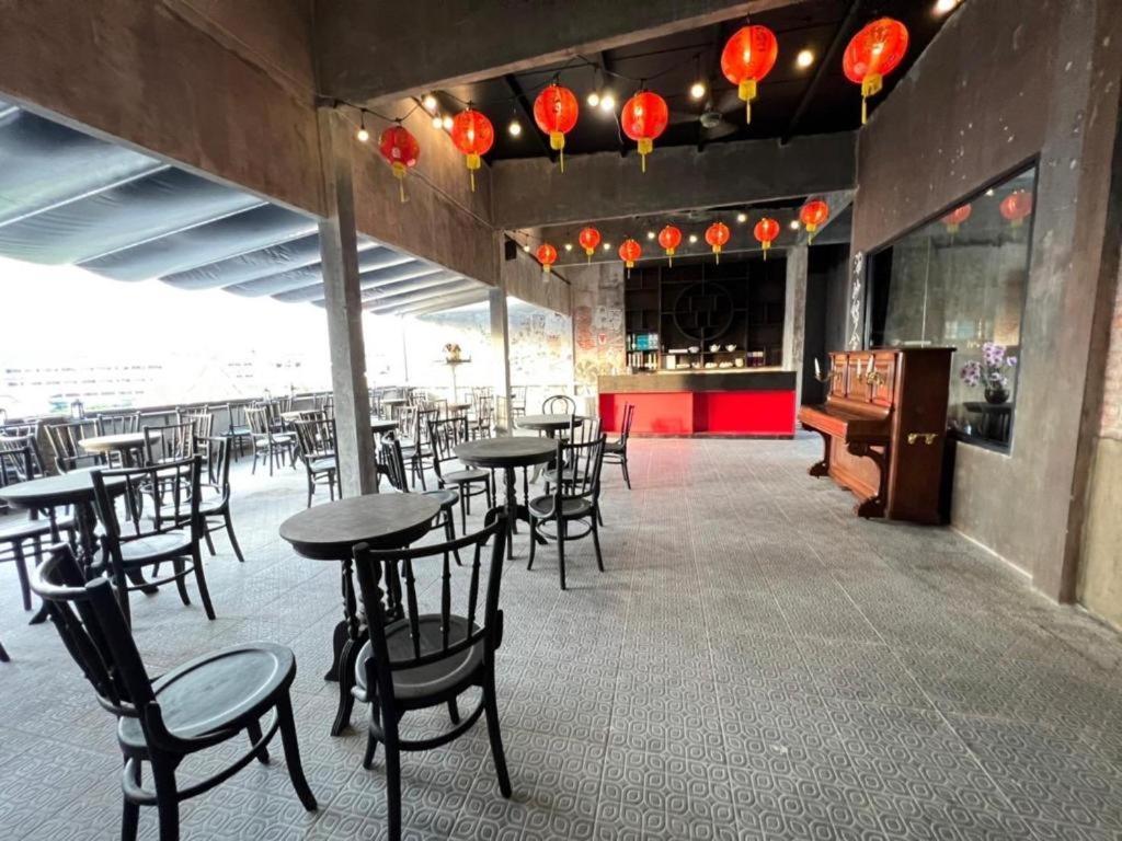 2499 Heritage Chinatown Bangkok Hotel By Roomquest Esterno foto