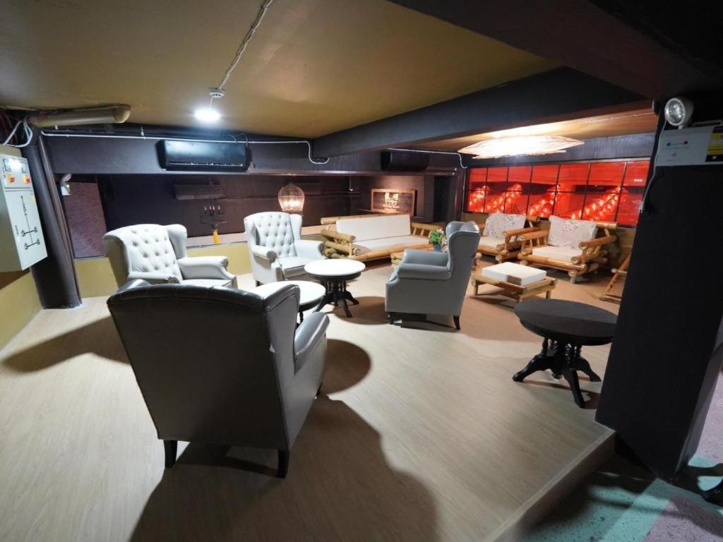 2499 Heritage Chinatown Bangkok Hotel By Roomquest Esterno foto