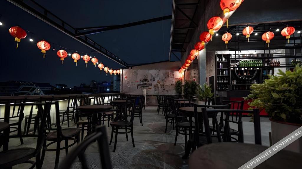 2499 Heritage Chinatown Bangkok Hotel By Roomquest Esterno foto