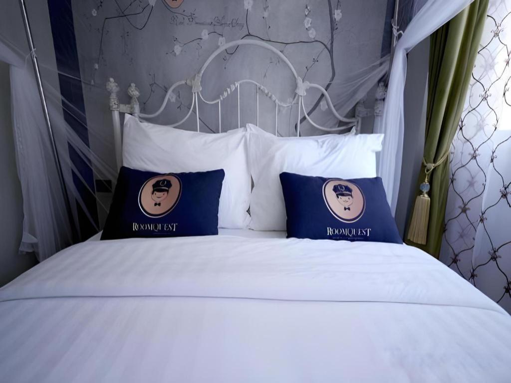 2499 Heritage Chinatown Bangkok Hotel By Roomquest Esterno foto